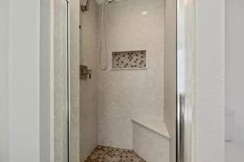 Bath - 966 Shelly Ct, Ripon, CA 95366 photo 3 of 5