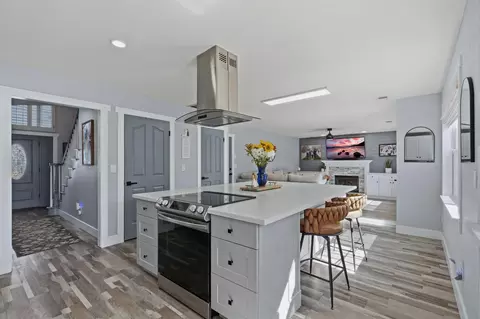 Kitchen - 966 Shelly Ct, Ripon, CA 95366 photo 2 of 4
