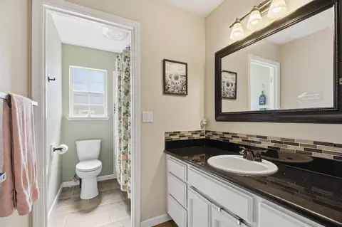Bath - 966 Shelly Ct, Ripon, CA 95366 photo 1 of 5