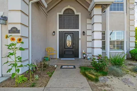 Entry Way - 966 Shelly Ct, Ripon, CA 95366 photo 1 of 4