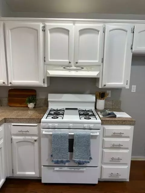 Kitchen - 420 Gonzalez St, Tracy, CA 95376 photo 1 of 3