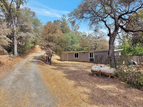 Exterior - 10501 Wolf Dr, Grass Valley, CA 95949 photo 9 of 11