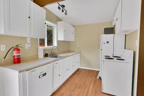 Kitchen - 10501 Wolf Dr, Grass Valley, CA 95949 photo 2 of 4