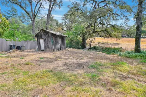 Exterior - 10501 Wolf Dr, Grass Valley, CA 95949 photo 4 of 11
