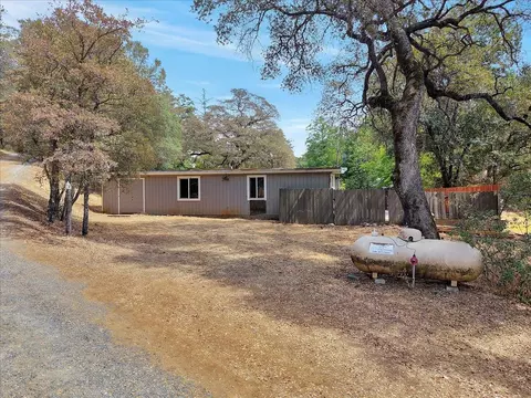 Exterior - 10501 Wolf Dr, Grass Valley, CA 95949 photo 10 of 11