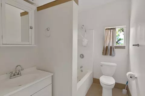 Bath - 10501 Wolf Dr, Grass Valley, CA 95949 photo 3 of 3