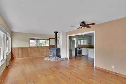 Living - 10501 Wolf Dr, Grass Valley, CA 95949 photo 2 of 6