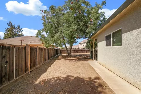 Exterior - 1684 Miriam Way, Ripon, CA 95366 photo 6 of 9