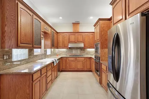Kitchen - 1684 Miriam Way, Ripon, CA 95366 photo 2 of 6