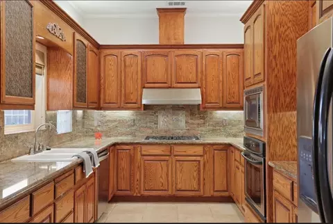 Kitchen - 1684 Miriam Way, Ripon, CA 95366 photo 3 of 6