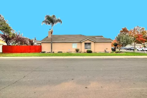 Exterior - 2021 Spring Ln, Modesto, CA 95356 photo 6 of 10
