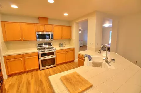 Kitchen - 2021 Spring Ln, Modesto, CA 95356 photo 2 of 6