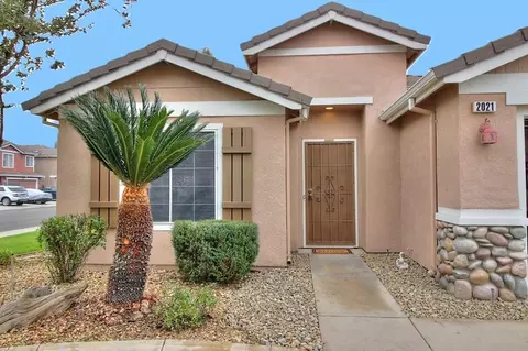 Exterior - 2021 Spring Ln, Modesto, CA 95356 photo 5 of 10