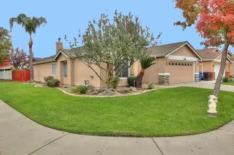 Exterior - 2021 Spring Ln, Modesto, CA 95356 photo 4 of 10