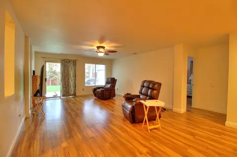 Living - 2021 Spring Ln, Modesto, CA 95356 photo 2 of 4