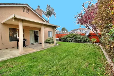Exterior - 2021 Spring Ln, Modesto, CA 95356 photo 9 of 10
