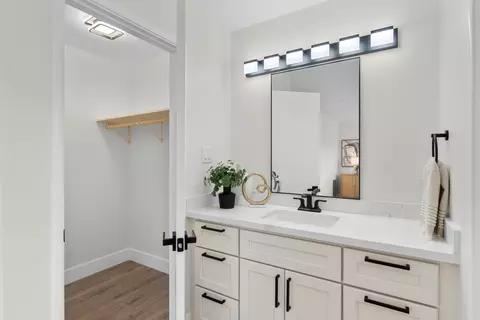 Bath - 5058 Martin Way, Carmichael, CA 95608 photo 1 of 3