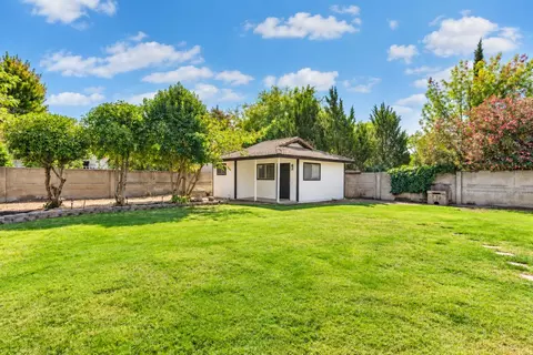 Exterior - 5058 Martin Way, Carmichael, CA 95608 photo 4 of 8