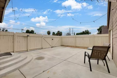 Exterior - 5829 Garden Ave, Olivehurst, CA 95961 photo 6 of 8