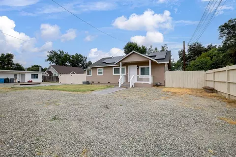 Exterior - 5829 Garden Ave, Olivehurst, CA 95961 photo 4 of 8