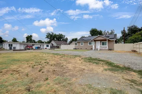 Exterior - 5829 Garden Ave, Olivehurst, CA 95961 photo 3 of 8