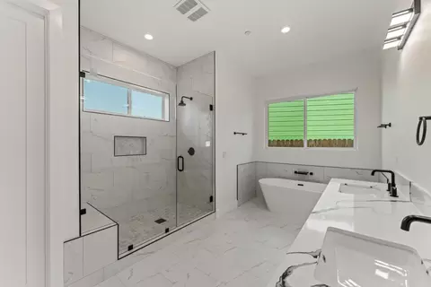 Bath - 9017 Phoenix Ave, Fair Oaks, CA 95628 photo 4 of 9