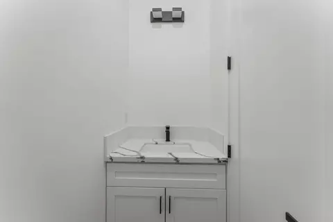 Bath - 9017 Phoenix Ave, Fair Oaks, CA 95628 photo 9 of 9