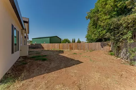 Exterior - 9017 Phoenix Ave, Fair Oaks, CA 95628 photo 7 of 12