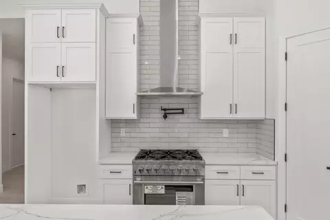 Kitchen - 9017 Phoenix Ave, Fair Oaks, CA 95628 photo 4 of 8