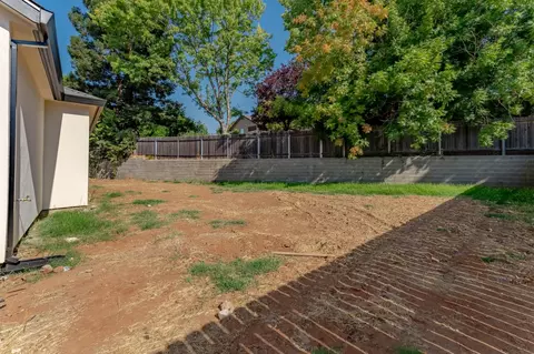 Exterior - 9017 Phoenix Ave, Fair Oaks, CA 95628 photo 5 of 12