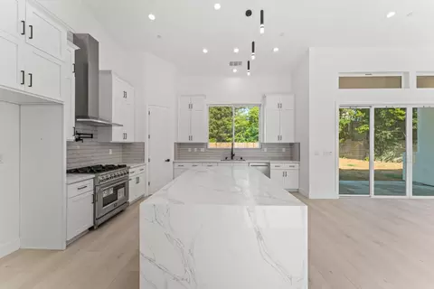 Kitchen - 9017 Phoenix Ave, Fair Oaks, CA 95628 photo 5 of 8