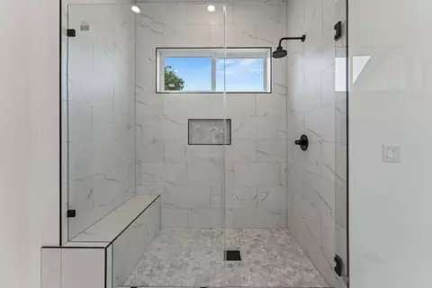 Bath - 9017 Phoenix Ave, Fair Oaks, CA 95628 photo 8 of 9