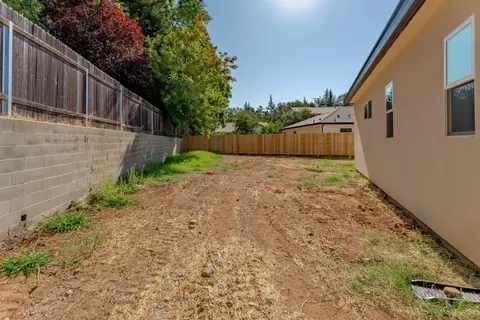 Exterior - 9017 Phoenix Ave, Fair Oaks, CA 95628 photo 8 of 12