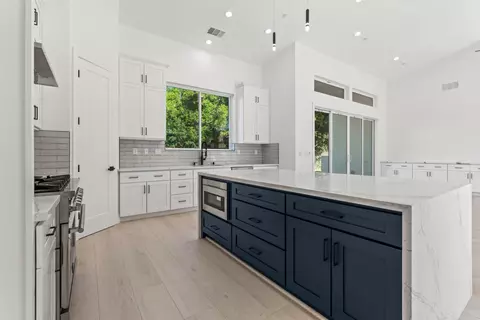 Kitchen - 9017 Phoenix Ave, Fair Oaks, CA 95628 photo 7 of 8