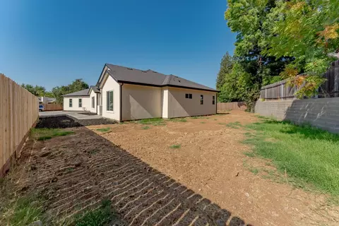 Exterior - 9017 Phoenix Ave, Fair Oaks, CA 95628 photo 6 of 12