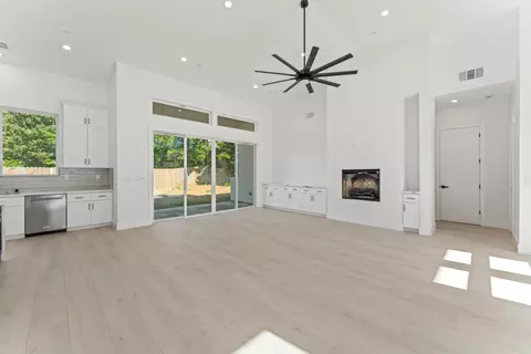 Living - 9017 Phoenix Ave, Fair Oaks, CA 95628 photo 4 of 7