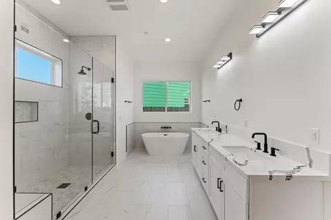 Bath - 9017 Phoenix Ave, Fair Oaks, CA 95628 photo 5 of 9
