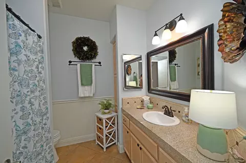 Bath - 2680 Hogan Dr, Turlock, CA 95382 photo 1 of 6