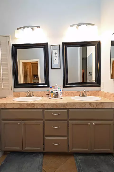 Bath - 2680 Hogan Dr, Turlock, CA 95382 photo 3 of 6