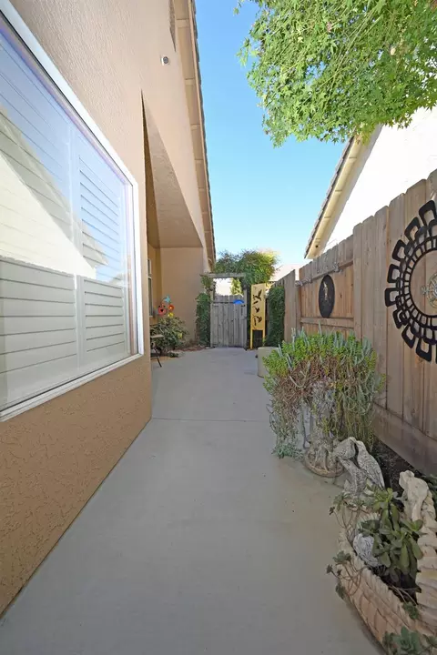 Exterior - 2680 Hogan Dr, Turlock, CA 95382 photo 7 of 10