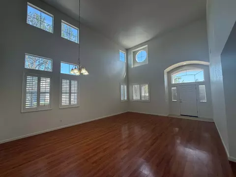 Living - 3209 Flushing Meadows Dr, Modesto, CA 95355 photo 2 of 7