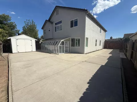 Exterior - 3209 Flushing Meadows Dr, Modesto, CA 95355 photo 2 of 3