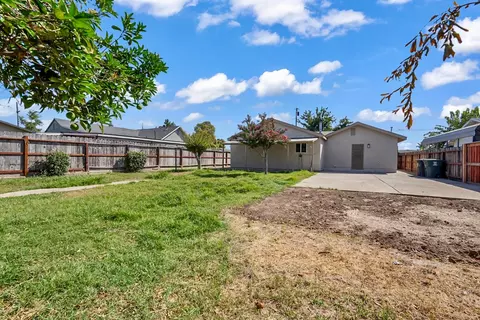 Exterior - 6311 8th St, Riverbank, CA 95367 photo 5 of 6