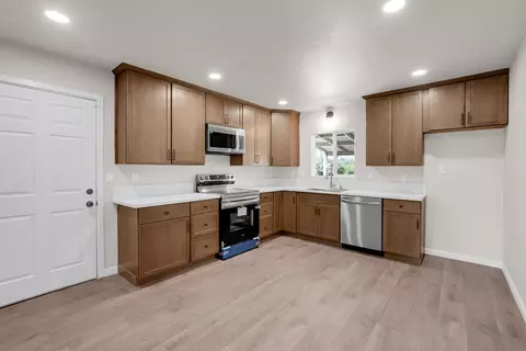 Kitchen - 6311 8th St, Riverbank, CA 95367 photo 2 of 2