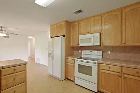 Kitchen - 13393 E Jahant Rd, Acampo, CA 95220 photo 6 of 6