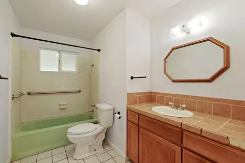 Bath - 13393 E Jahant Rd, Acampo, CA 95220 photo 2 of 3