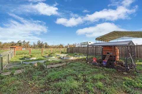 Exterior - 13393 E Jahant Rd, Acampo, CA 95220 photo 11 of 16