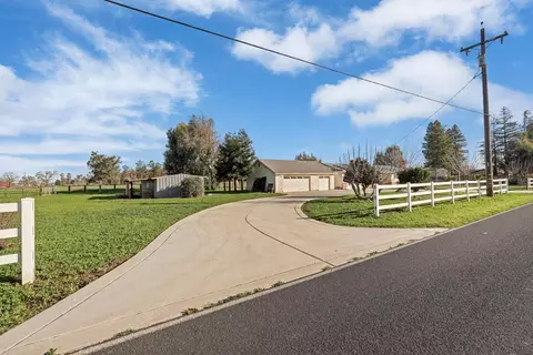 Exterior - 13393 E Jahant Rd, Acampo, CA 95220 photo 4 of 16
