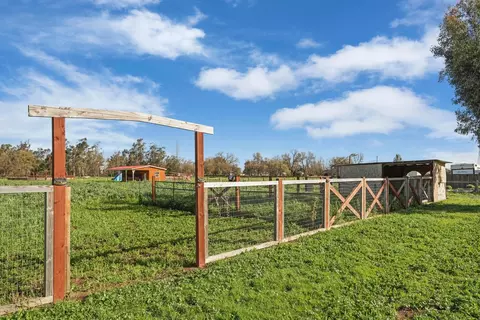 Exterior - 13393 E Jahant Rd, Acampo, CA 95220 photo 16 of 16