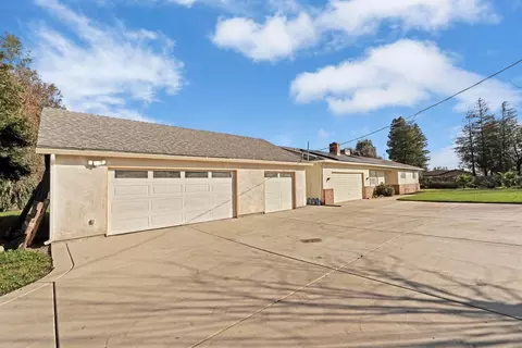 Exterior - 13393 E Jahant Rd, Acampo, CA 95220 photo 5 of 16
